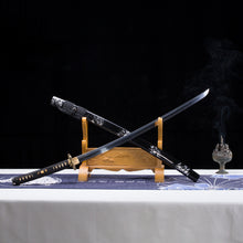 Load image into Gallery viewer, T10 Clay tempered Golden Dragon theme katana Real Yokote